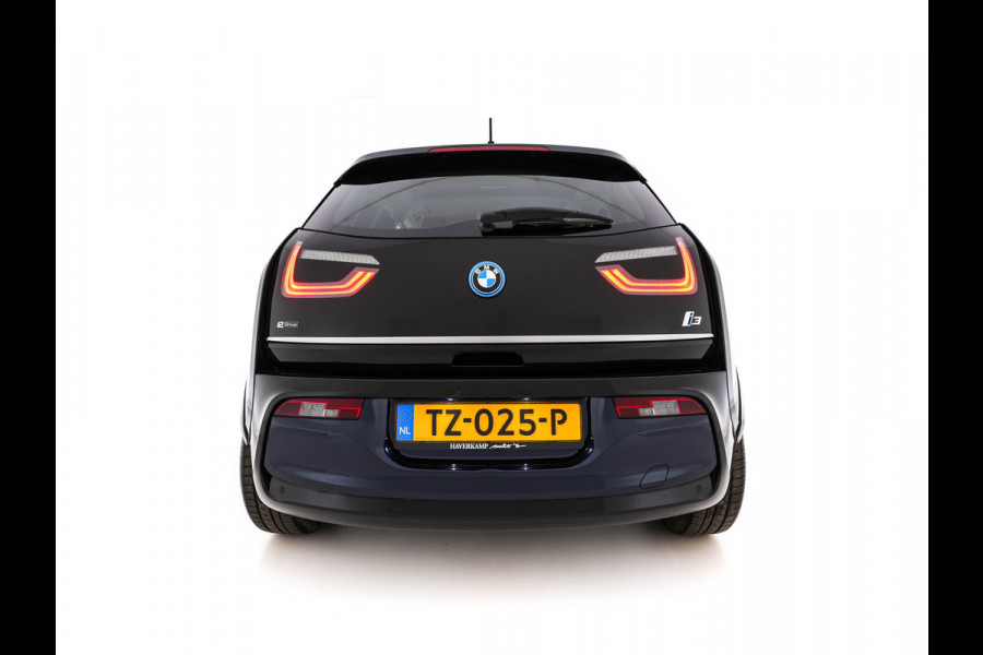 BMW i3 Basis 120Ah 42 kWh [3-Fase-11kW] {SoH-95%} *HEAT-PUMP | LEATHER-FABRIC | FULL-LED | HARMAN/KARDON | HEATED-COMFORTSEATS | DIGI-COCKPIT | NAVI-FULLMAP | PRIVACY-GLASS | DAB+ | ECC | PDC | CRUISE | 20''ALU*