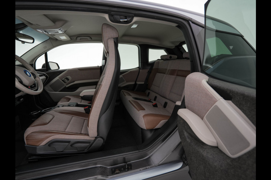 BMW i3 Basis 120Ah 42 kWh [3-Fase-11kW] {SoH-95%} *HEAT-PUMP | LEATHER-FABRIC | FULL-LED | HARMAN/KARDON | HEATED-COMFORTSEATS | DIGI-COCKPIT | NAVI-FULLMAP | PRIVACY-GLASS | DAB+ | ECC | PDC | CRUISE | 20''ALU*
