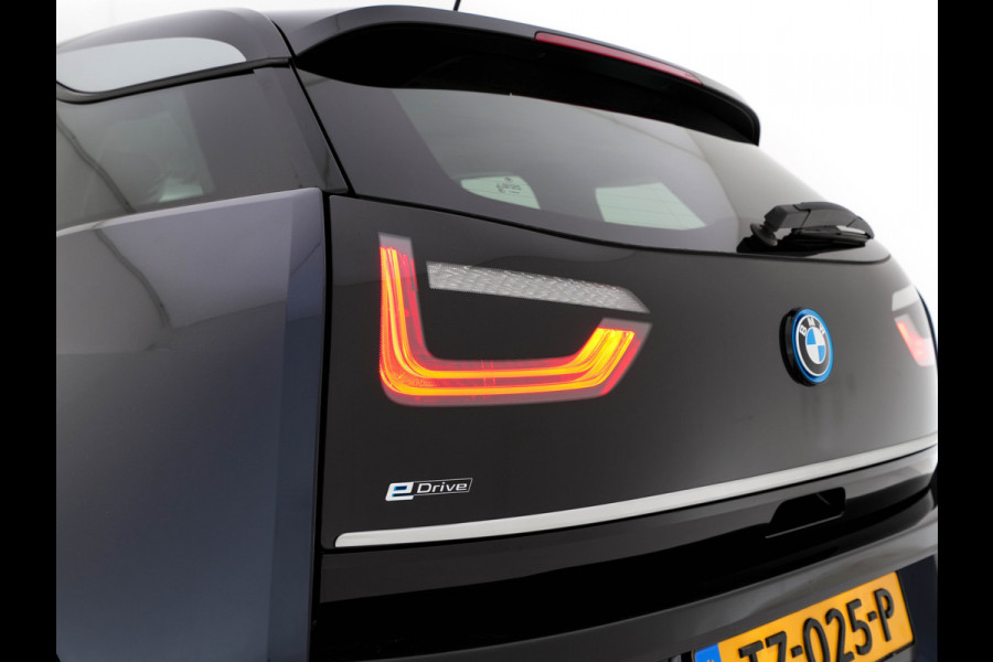 BMW i3 Basis 120Ah 42 kWh [3-Fase-11kW] {SoH-95%} *HEAT-PUMP | LEATHER-FABRIC | FULL-LED | HARMAN/KARDON | HEATED-COMFORTSEATS | DIGI-COCKPIT | NAVI-FULLMAP | PRIVACY-GLASS | DAB+ | ECC | PDC | CRUISE | 20''ALU*