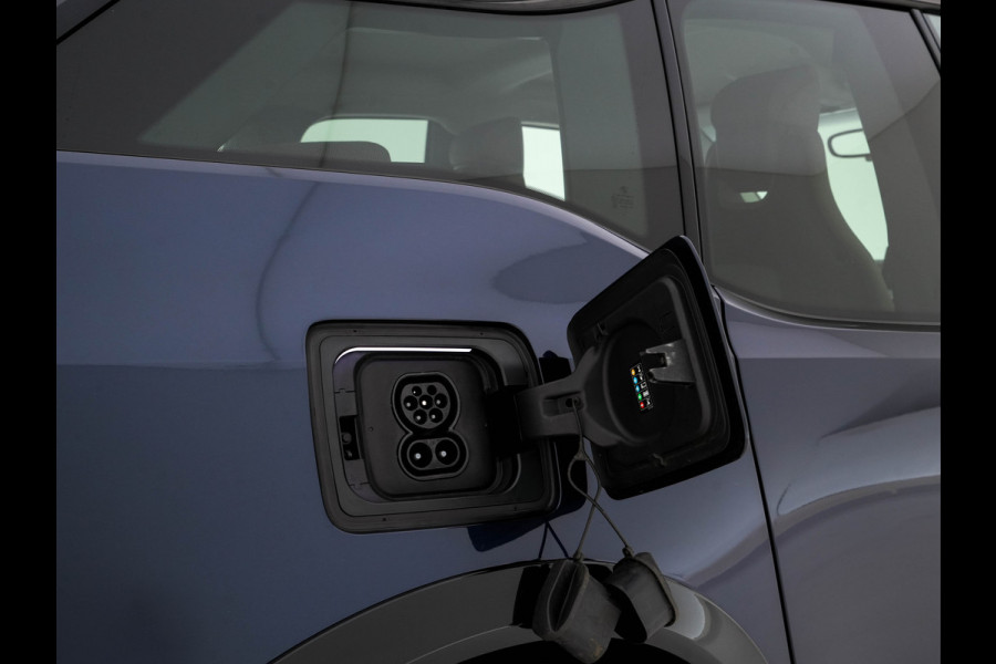 BMW i3 Basis 120Ah 42 kWh [3-Fase-11kW] {SoH-95%} *HEAT-PUMP | LEATHER-FABRIC | FULL-LED | HARMAN/KARDON | HEATED-COMFORTSEATS | DIGI-COCKPIT | NAVI-FULLMAP | PRIVACY-GLASS | DAB+ | ECC | PDC | CRUISE | 20''ALU*