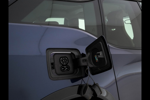 BMW i3 Basis 120Ah 42 kWh [3-Fase-11kW] {SoH-95%} *HEAT-PUMP | LEATHER-FABRIC | FULL-LED | HARMAN/KARDON | HEATED-COMFORTSEATS | DIGI-COCKPIT | NAVI-FULLMAP | PRIVACY-GLASS | DAB+ | ECC | PDC | CRUISE | 20''ALU*