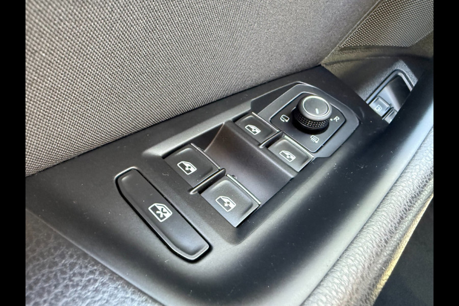 Volkswagen Passat Variant 1.4 TSI PHEV GTE * Trekhaak * AUTOMAAT * Parkeercamera * Head-up Display *