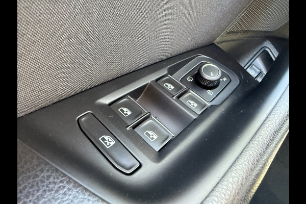 Volkswagen Passat Variant 1.4 TSI PHEV GTE * Trekhaak * AUTOMAAT * Parkeercamera * Head-up Display *