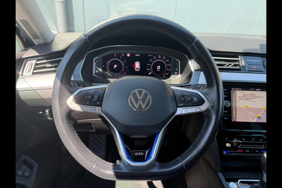 Volkswagen Passat Variant 1.4 TSI PHEV GTE * Trekhaak * AUTOMAAT * Parkeercamera * Head-up Display *