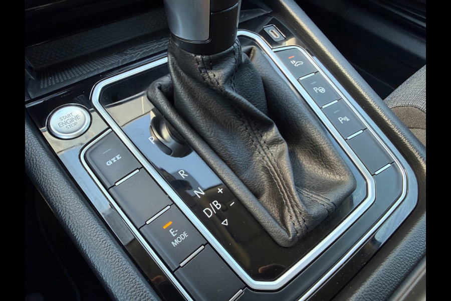Volkswagen Passat Variant 1.4 TSI PHEV GTE * Trekhaak * AUTOMAAT * Parkeercamera * Head-up Display *