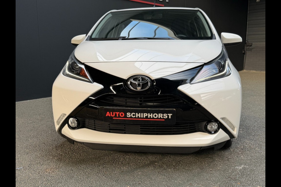 Toyota Aygo X-Nav camera airco nap 5drs apple carplay