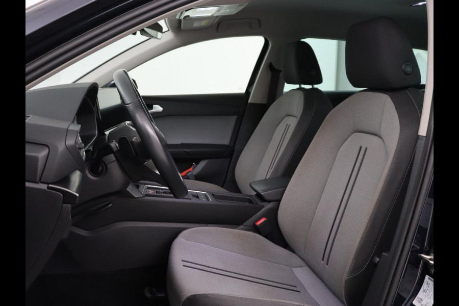 Seat Leon 1.0 eTSI Style Business Intense | Carplay | Camera | Adaptive cruise | Navigatie | DAB | Full LED | Park Assist | Climate control | Digital Cockpit | Bluetooth