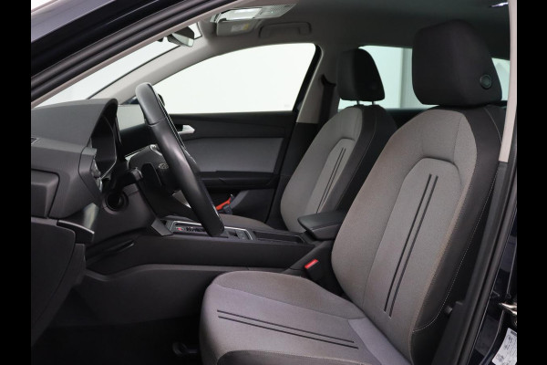 Seat Leon 1.0 eTSI Style Business Intense | Carplay | Camera | Adaptive cruise | Navigatie | DAB | Full LED | Park Assist | Climate control | Digital Cockpit | Bluetooth
