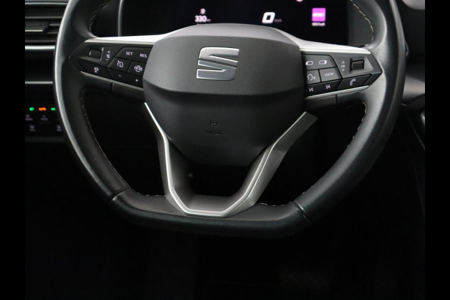 Seat Leon 1.0 eTSI Style Business Intense | Carplay | Camera | Adaptive cruise | Navigatie | DAB | Full LED | Park Assist | Climate control | Digital Cockpit | Bluetooth