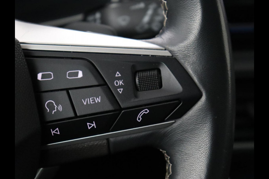 Seat Leon 1.0 eTSI Style Business Intense | Carplay | Camera | Adaptive cruise | Navigatie | DAB | Full LED | Park Assist | Climate control | Digital Cockpit | Bluetooth