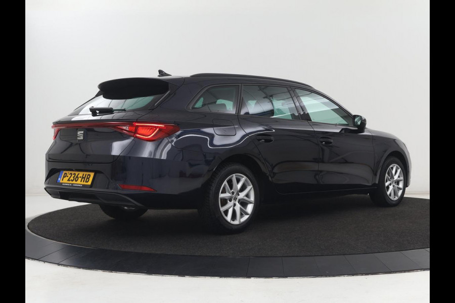 Seat Leon 1.0 eTSI Style Business Intense | Carplay | Camera | Adaptive cruise | Navigatie | DAB | Full LED | Park Assist | Climate control | Digital Cockpit | Bluetooth