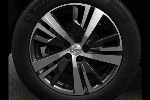 Peugeot 3008 1.2 PureTech Allure Climate control Adaptive cruise control Achteruitrijd camera Parkeersensoren Verwarmde voorstoelen LED Navigatie Apple Carplay/ Android Auto