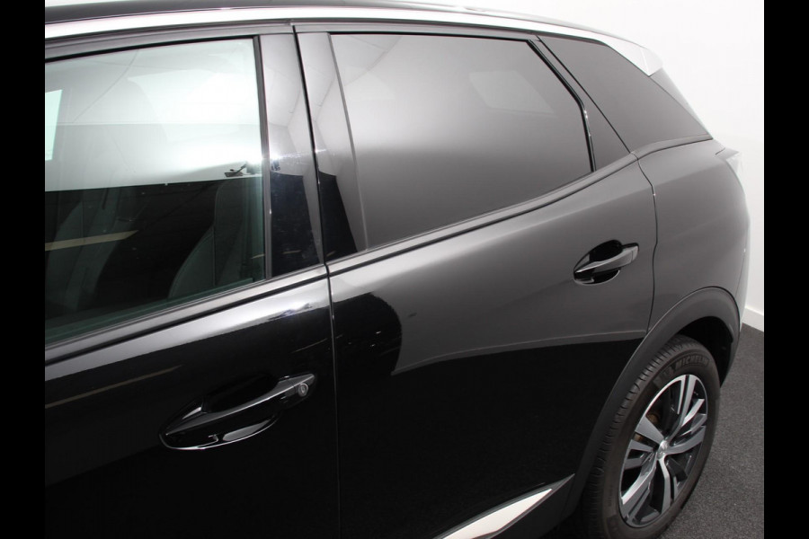 Peugeot 3008 1.2 PureTech Allure Climate control Adaptive cruise control Achteruitrijd camera Parkeersensoren Verwarmde voorstoelen LED Navigatie Apple Carplay/ Android Auto