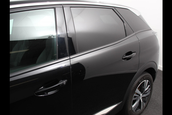 Peugeot 3008 1.2 PureTech Allure Climate control Adaptive cruise control Achteruitrijd camera Parkeersensoren Verwarmde voorstoelen LED Navigatie Apple Carplay/ Android Auto