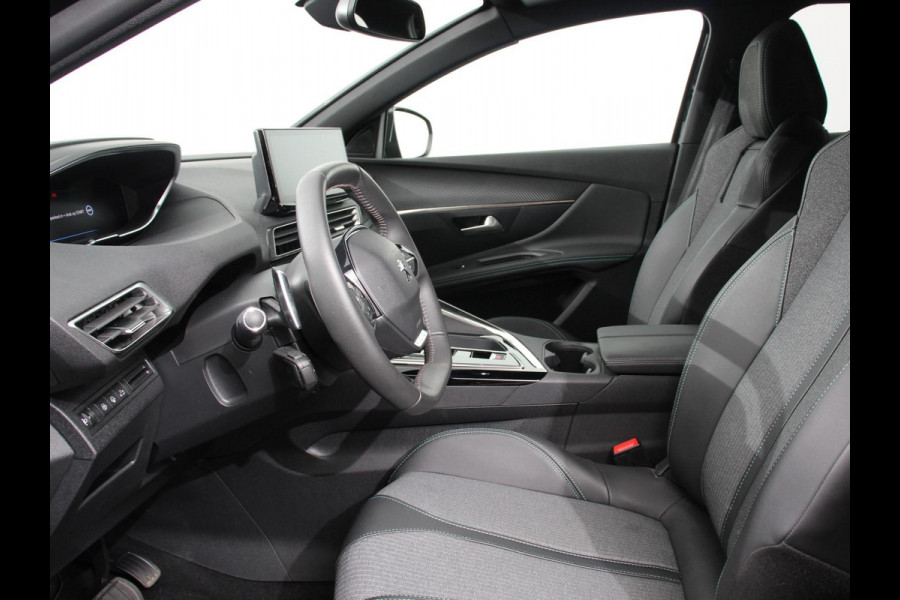 Peugeot 3008 1.2 PureTech Allure Climate control Adaptive cruise control Achteruitrijd camera Parkeersensoren Verwarmde voorstoelen LED Navigatie Apple Carplay/ Android Auto