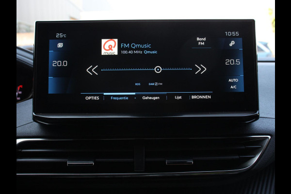 Peugeot 3008 1.2 PureTech Allure Climate control Adaptive cruise control Achteruitrijd camera Parkeersensoren Verwarmde voorstoelen LED Navigatie Apple Carplay/ Android Auto