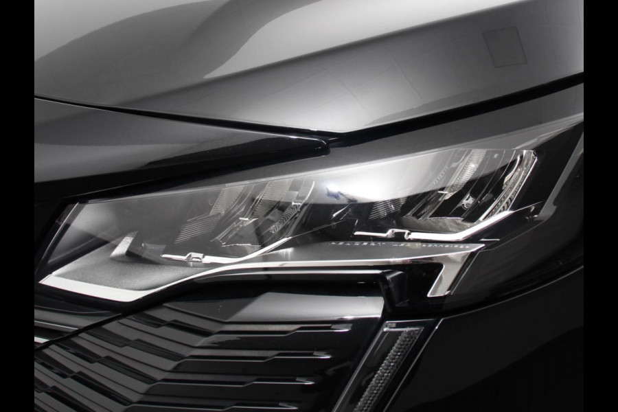 Peugeot 3008 1.2 PureTech Allure Climate control Adaptive cruise control Achteruitrijd camera Parkeersensoren Verwarmde voorstoelen LED Navigatie Apple Carplay/ Android Auto