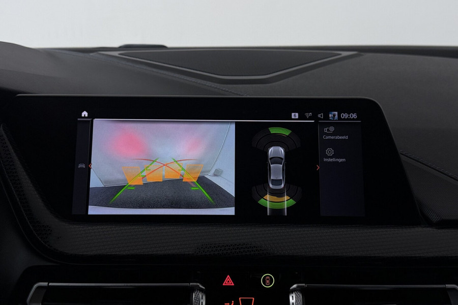 BMW 2 Serie Gran Coupé 218i High Executive (CAMERA, STOELVERWARMING, NAVIGATIE, HUD DISPLAY, DEALER ONDERHOUDEN)