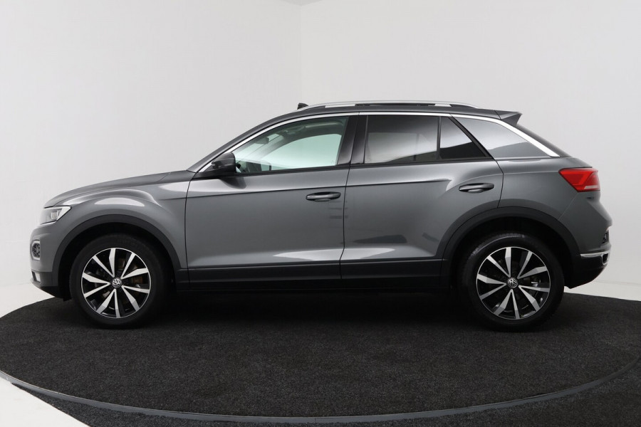 Volkswagen T-Roc 1.0 TSI Style (PANORAMADAK, DIGATALE COCKPIT, PDC, LED, CLIMA, STOELVERWARMING)