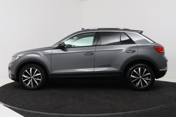 Volkswagen T-Roc 1.0 TSI Style (PANORAMADAK, DIGATALE COCKPIT, PDC, LED, CLIMA, STOELVERWARMING)