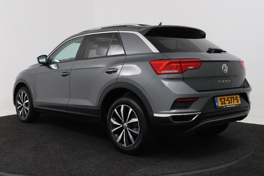 Volkswagen T-Roc 1.0 TSI Style (PANORAMADAK, DIGATALE COCKPIT, PDC, LED, CLIMA, STOELVERWARMING)