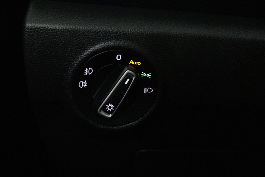 Volkswagen T-Roc 1.0 TSI Style (PANORAMADAK, DIGATALE COCKPIT, PDC, LED, CLIMA, STOELVERWARMING)