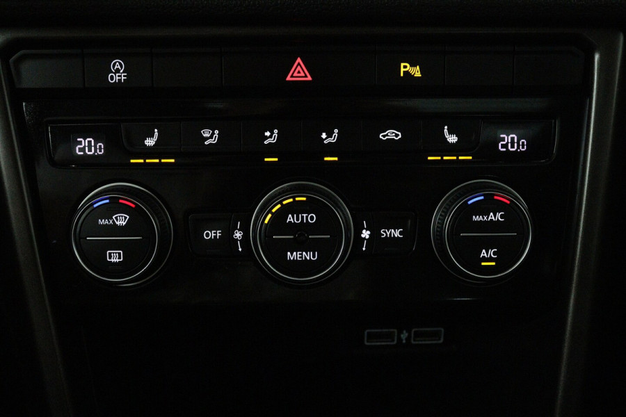 Volkswagen T-Roc 1.0 TSI Style (PANORAMADAK, DIGATALE COCKPIT, PDC, LED, CLIMA, STOELVERWARMING)