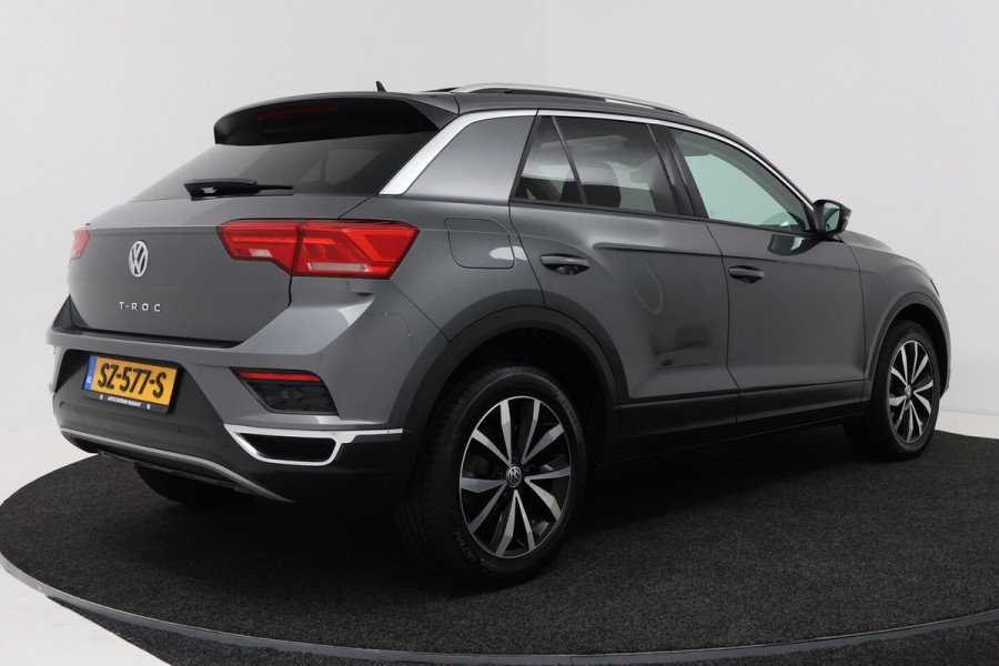 Volkswagen T-Roc 1.0 TSI Style (PANORAMADAK, DIGATALE COCKPIT, PDC, LED, CLIMA, STOELVERWARMING)