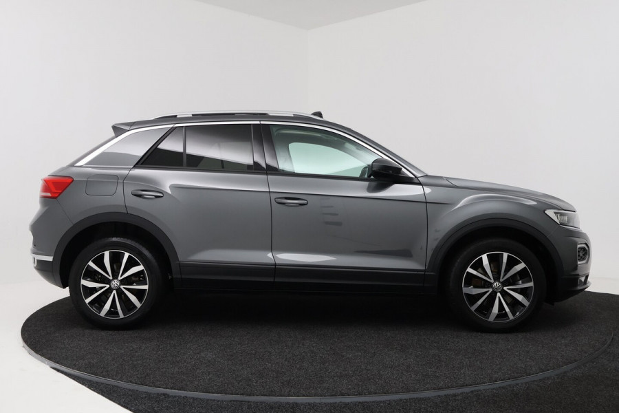 Volkswagen T-Roc 1.0 TSI Style (PANORAMADAK, DIGATALE COCKPIT, PDC, LED, CLIMA, STOELVERWARMING)