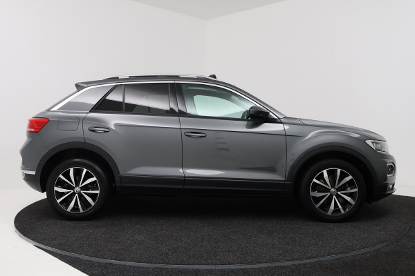 Volkswagen T-Roc 1.0 TSI Style (PANORAMADAK, DIGATALE COCKPIT, PDC, LED, CLIMA, STOELVERWARMING)
