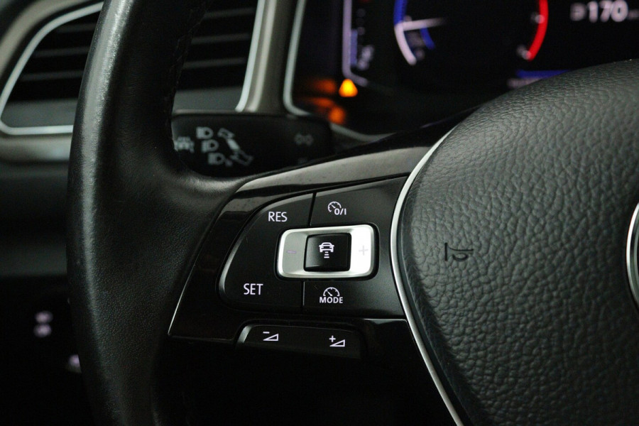 Volkswagen T-Roc 1.0 TSI Style (PANORAMADAK, DIGATALE COCKPIT, PDC, LED, CLIMA, STOELVERWARMING)