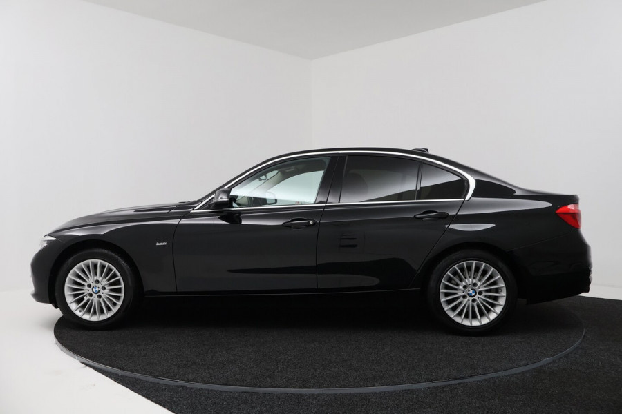 BMW 3 Serie 318i Edition Luxury Line Purity Executive (NAVIGATIE, STOELVERWARMING, PARKEERSENSOREN, DE