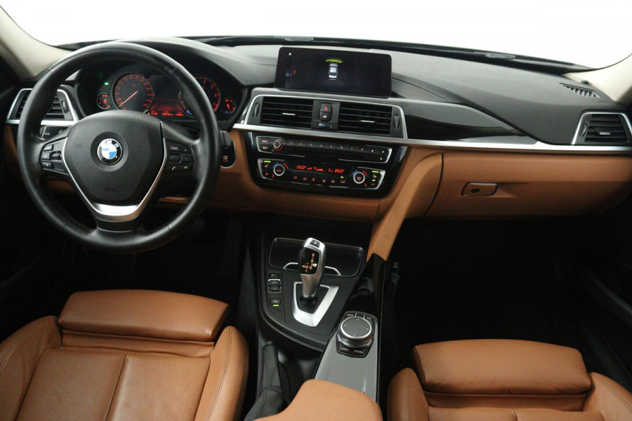 BMW 3 Serie 318i Edition Luxury Line Purity Executive (NAVIGATIE, STOELVERWARMING, PARKEERSENSOREN, DE