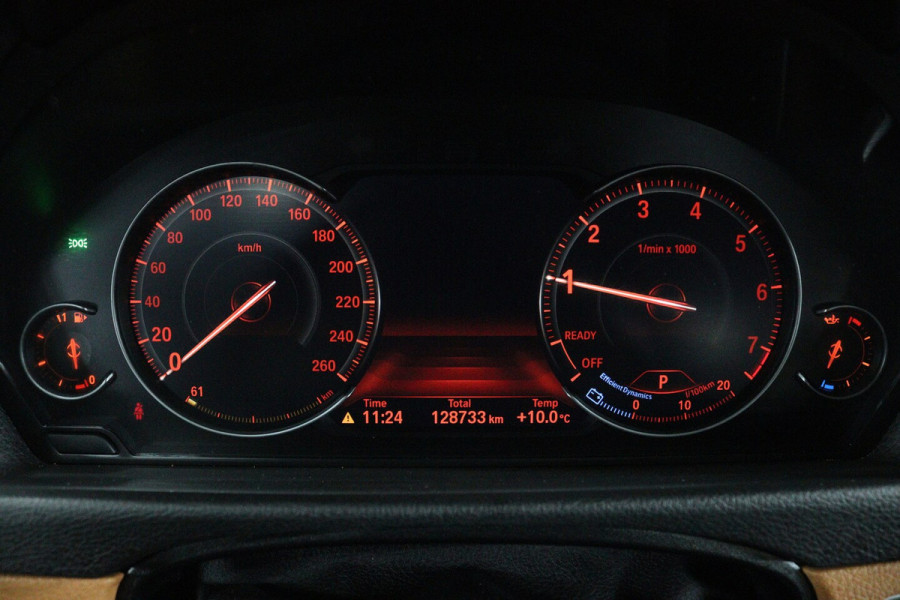 BMW 3 Serie 318i Edition Luxury Line Purity Executive (NAVIGATIE, STOELVERWARMING, PARKEERSENSOREN, DE