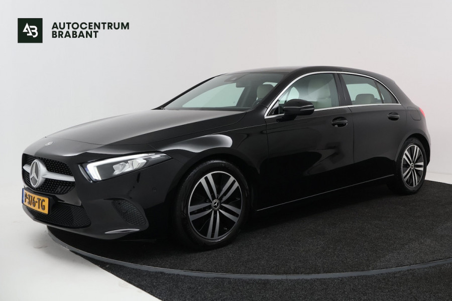 Mercedes-Benz A-Klasse 180 Business Solution Luxury (STOELVERWARMING, SFEERVERLICHTING, NAVIGATIE, CAMERA, PARKEE