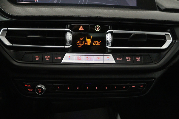 BMW 2 Serie Gran Coupé 218i Executive Edition (PANORAMADAK, SFEERVERLICHTING, NAVIGATIE, CRUISE CONTROL, DEALER O