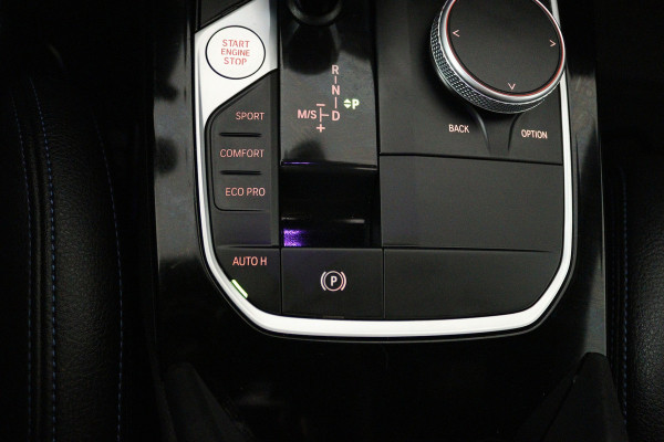 BMW 2 Serie Gran Coupé 218i Executive Edition (PANORAMADAK, SFEERVERLICHTING, NAVIGATIE, CRUISE CONTROL, DEALER O
