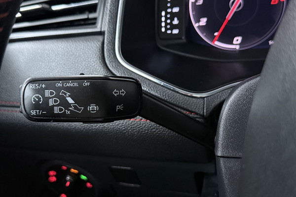 Seat Ibiza 1.0 TSI FR Business Intense (PANORAMADAK, DIGITALE COCKPIT, LED, NAVI, CAMERA, CARPLAY)