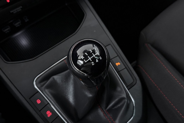 Seat Ibiza 1.0 TSI FR Business Intense (PANORAMADAK, DIGITALE COCKPIT, LED, NAVI, CAMERA, CARPLAY)