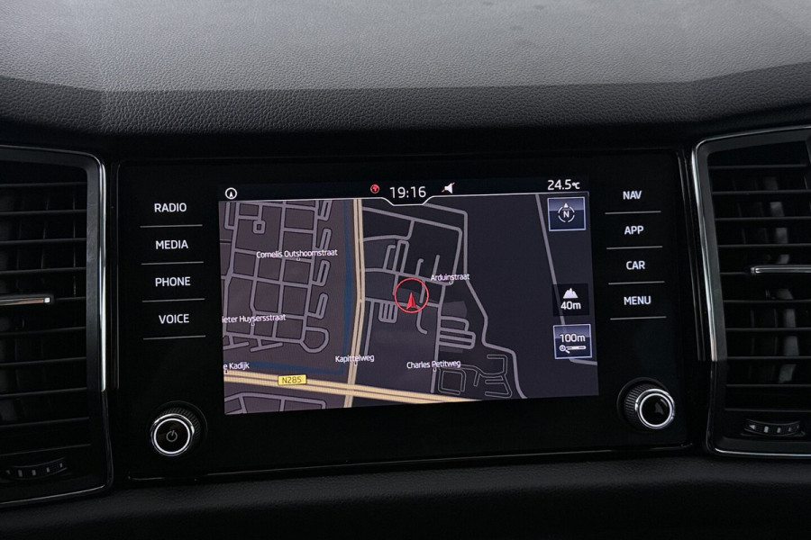 Škoda Kodiaq 1.5 TSI Business Edition 7p. (TREKHAAK WEGKLAPBAAR, NAVI, CAMERA, PDC, STOELVERWARMING, 1e