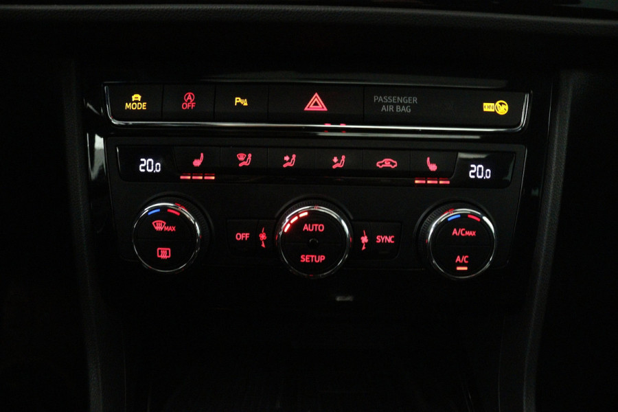 Seat Leon ST 1.5 TSI FR Business Intense (PANORAMADAK, CAMERA, STOELVERWARMING, CARPLAY, CRUISE CONTROL