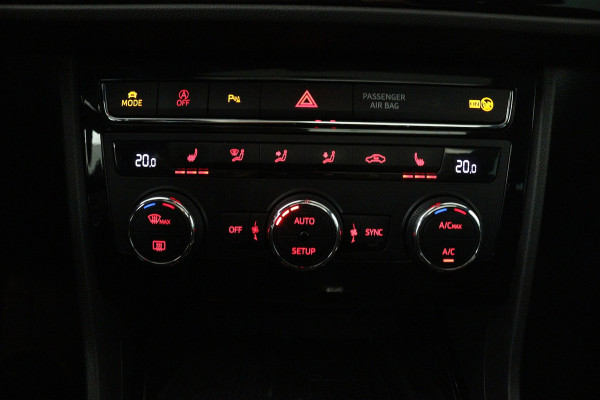 Seat Leon ST 1.5 TSI FR Business Intense (PANORAMADAK, CAMERA, STOELVERWARMING, CARPLAY, CRUISE CONTROL
