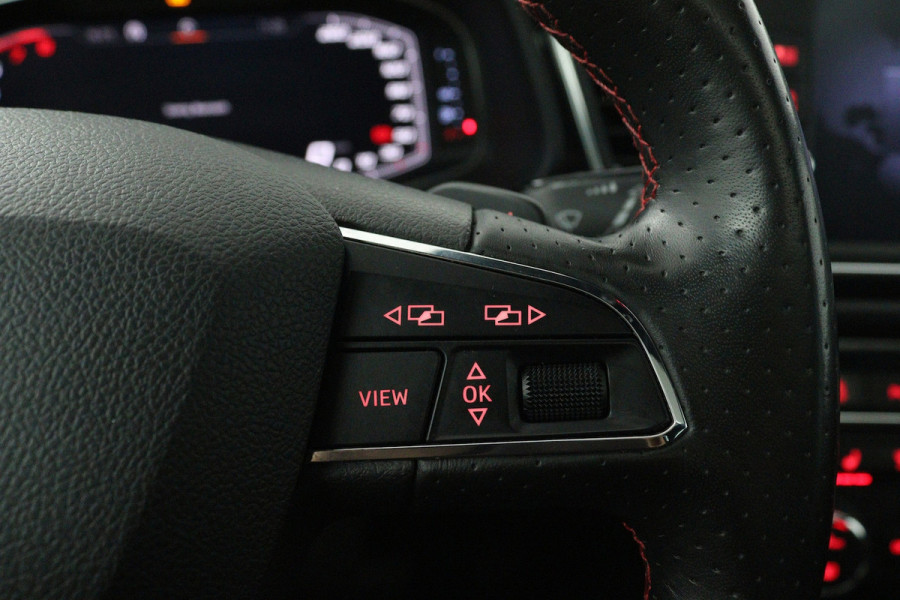 Seat Leon ST 1.5 TSI FR Business Intense (PANORAMADAK, CAMERA, STOELVERWARMING, CARPLAY, CRUISE CONTROL