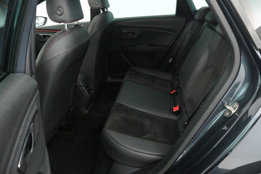 Seat Leon ST 1.5 TSI FR Business Intense (PANORAMADAK, CAMERA, STOELVERWARMING, CARPLAY, CRUISE CONTROL