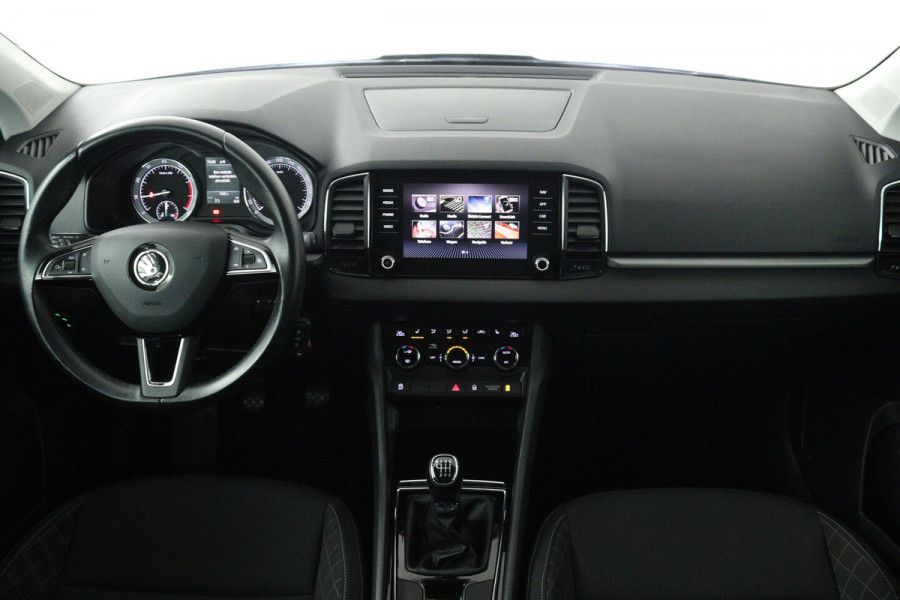 Škoda Karoq 1.0 TSI Clever Edition (NAVIGATIE, STOELVERWARMING, PARKEERSENSOREN, CARPLAY)