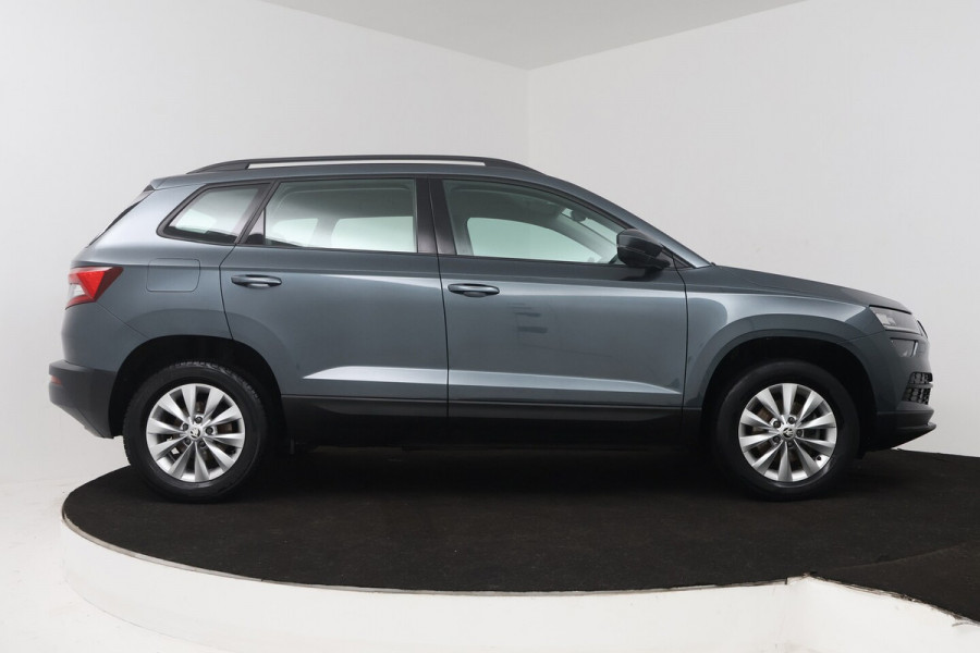 Škoda Karoq 1.0 TSI Clever Edition (NAVIGATIE, STOELVERWARMING, PARKEERSENSOREN, CARPLAY)