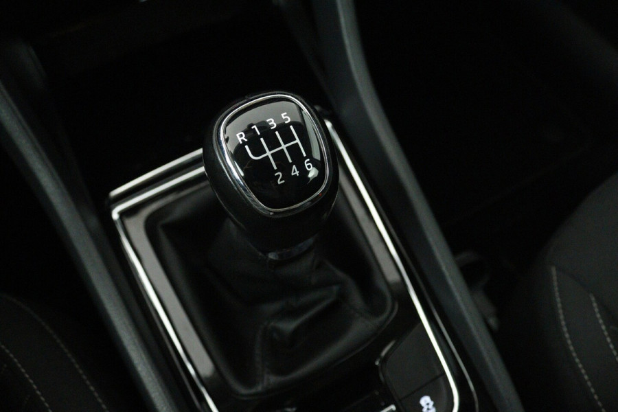 Škoda Karoq 1.0 TSI Clever Edition (NAVIGATIE, STOELVERWARMING, PARKEERSENSOREN, CARPLAY)