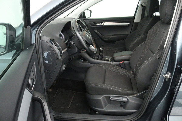 Škoda Karoq 1.0 TSI Clever Edition (NAVIGATIE, STOELVERWARMING, PARKEERSENSOREN, CARPLAY)