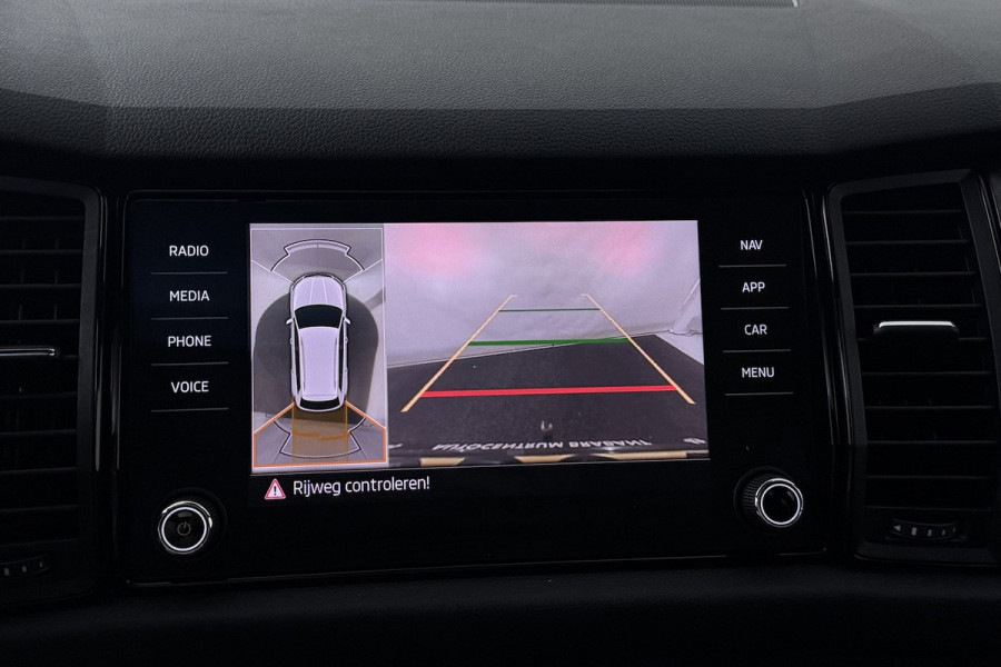 Škoda Kodiaq 1.5 TSI Business Edition Plus 7p. (PANORAMADAK, TREKHAAK WEGKLAPBAAR, STUUR-/STOELVERWARMI