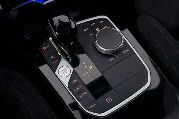 BMW 2 Serie Gran Coupé 218i Business Edition (PANORAMADAK, CRUISE CONTROL, NAVIGATIE, PARKEERSENSOREN)